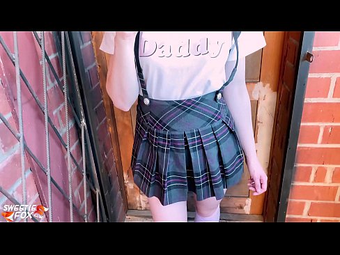 ❤️ Školáčka jej hlboko vysaje penis a namiesto vyučovania šuká. ❤❌ Kvalitný sex na nás ❌️❤