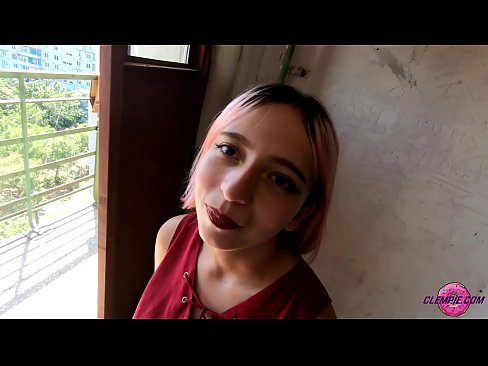 ❤️ Študentka zmyselne fajčí cudzinca vo vnútrozemí - strieka mu na tvár ❤❌ Kvalitný sex na nás ❌️❤